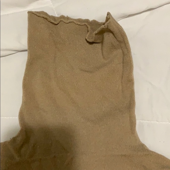 Camel turtleneck - Picture 2 of 2